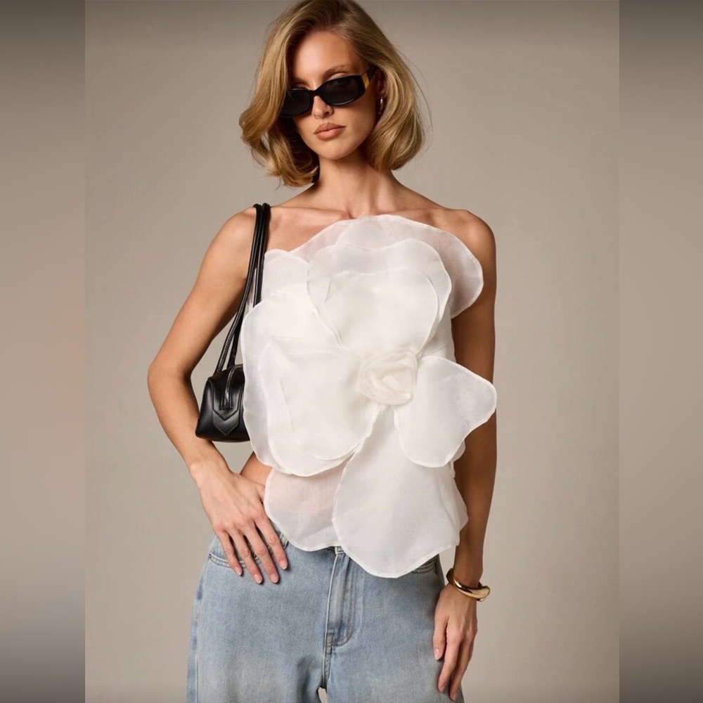 Elegant White Floral Appliqué Strapless Top
